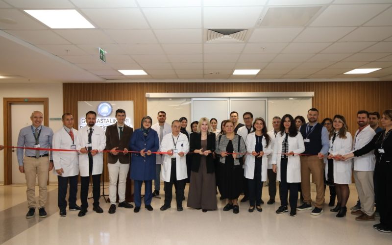 Akdeniz Üniversitesi Hastanesi’nde göz hastalıklarına lazer ile tedavi
