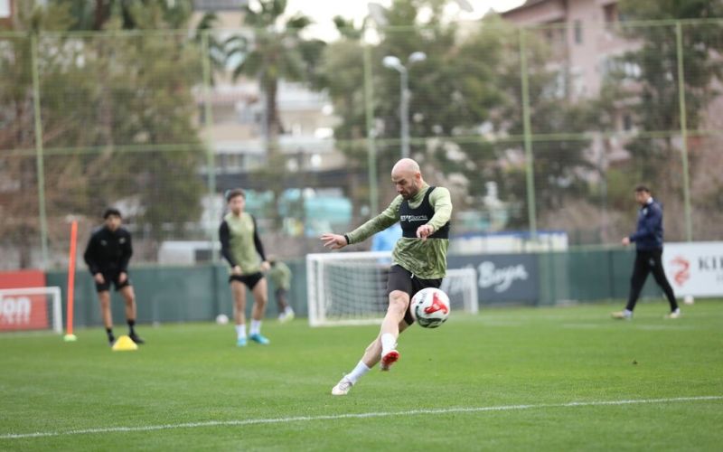 Alanyaspor, Beşiktaş maçı hazırlıklarına başladı
