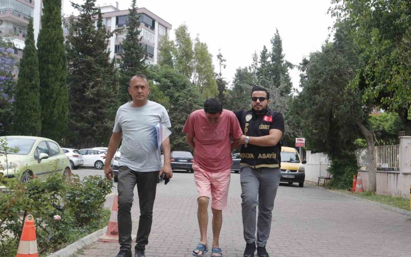 Parkta oğlunu 37 bıçak darbesiyle öldüren babaya ağırlaştırılmış müebbet talebi
