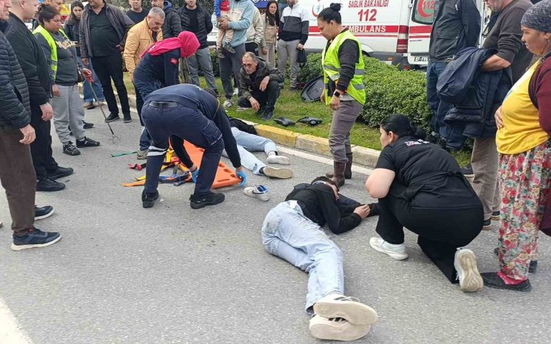 Geri manevra yapan kamyonete çarpan motosikletteki 2 kişi yaralandı
