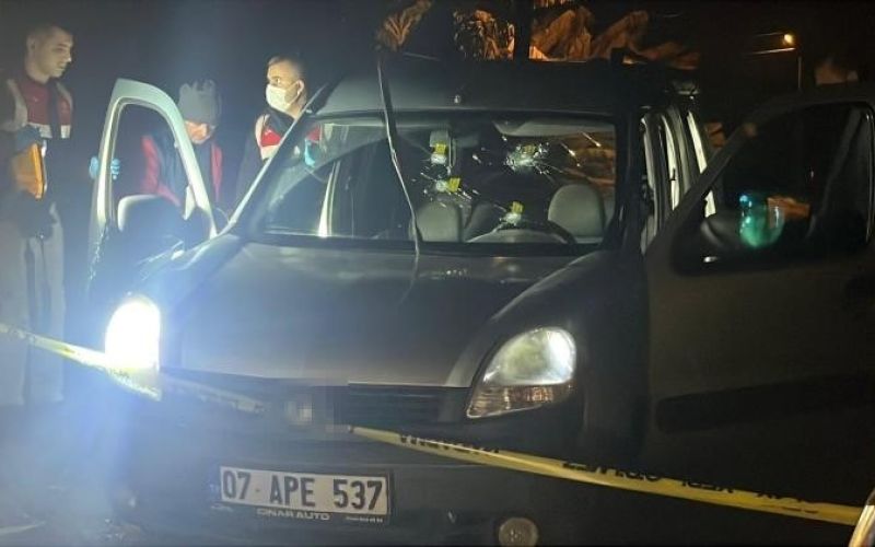 Alanya’da seyir halindeki araca silahlı saldırı: 1 ölü
