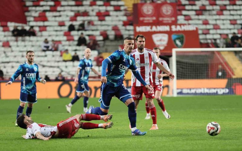 Trendyol Süper Lig: Antalyaspor: 3 - Samsunspor: 1 (Maç sonucu)
