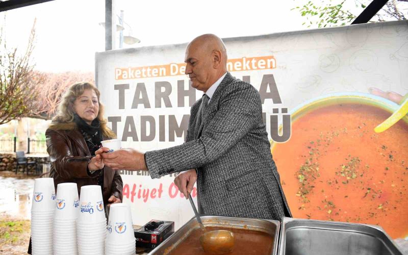 Kadın kooperatiflerinden tarhana ikramı
