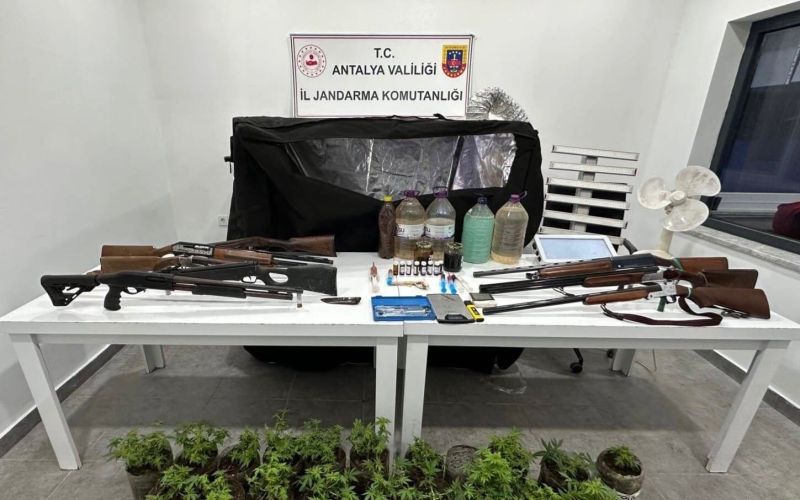 Alanya’da uyuşturucu operasyonu: Sıvı metamfetamin ve kenevir ele geçirildi
