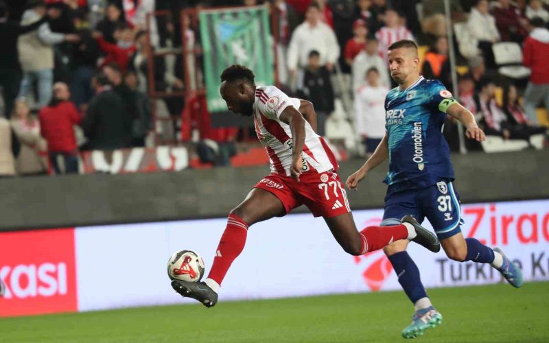 Ziraat Türkiye Kupası: Antalyaspor: 0 - Samsunspor: 0 (İlk yarı)