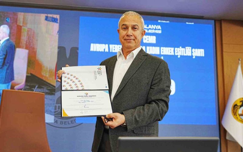 Başkan Özçelik, CEMR Avrupa Yerel Yaşamda Kadın-Erkek Eşitliği Şartı’nı imzaladı
