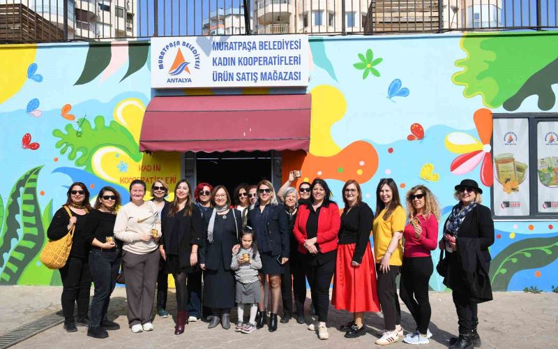 Kadın kooperatiflerinden bal mumu atölyesi
