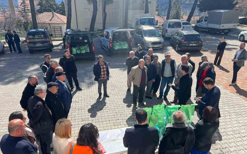 Antalya Büyükşehir Belediyesi’nden üreticilere bordo bulamacı desteği
