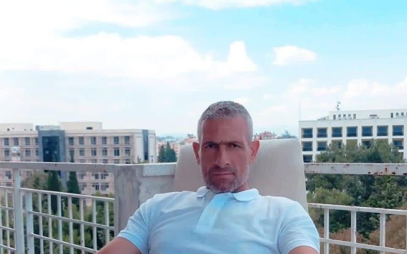 Parkta yürüyüş yapan adamı bıçaklayıp öldürdü, kızı 