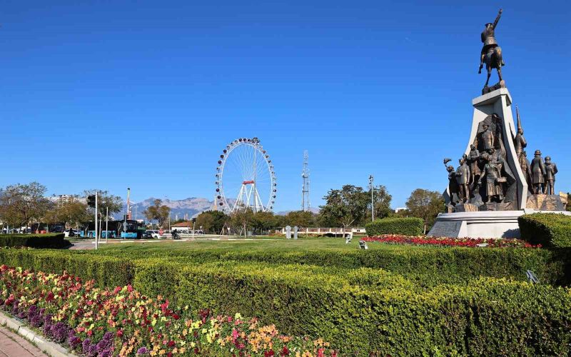 Antalya’da bahar hazırlığı: 4 milyon çiçek toprakla buluşuyor
