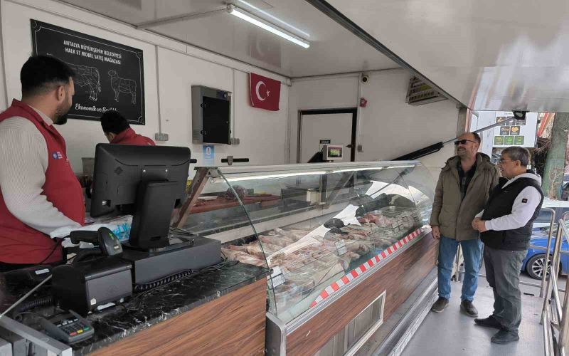 Halk Et Mobil Satış Tırı’na ilçelerde yoğun ilgi
