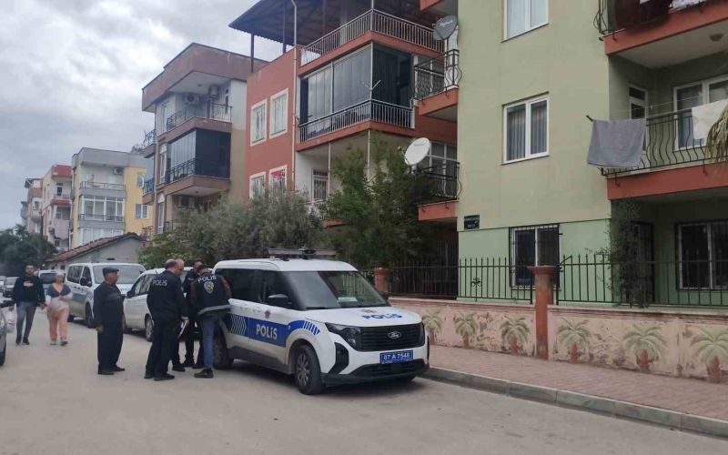 Kendisinden haber alamayan şahıs evinde ölü bulundu
