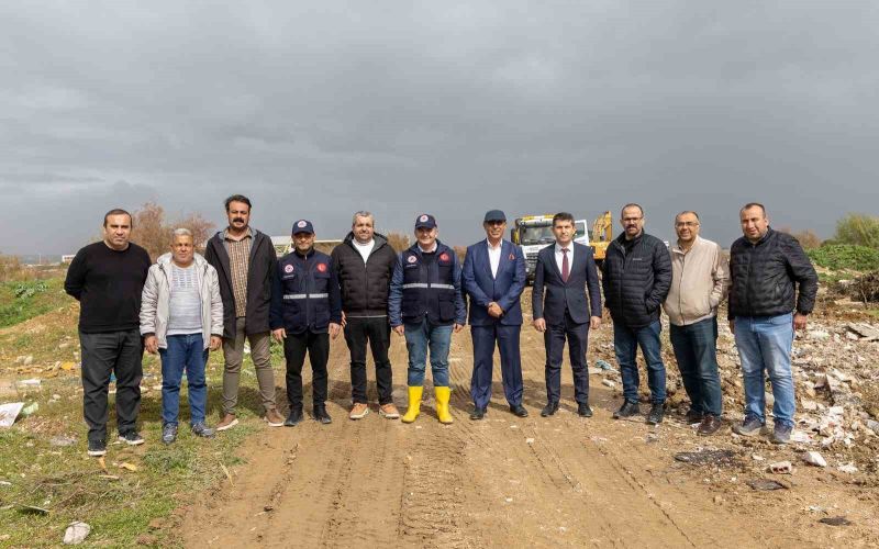 Manavgat Belediyesinden nehir ağzında temizlik çalışması
