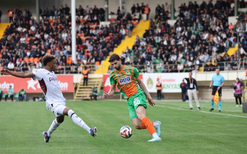 Trendyol Süper Lig: Corendon Alanyaspor: 1 - Trabzonspor: 1 (Maç sonucu)
