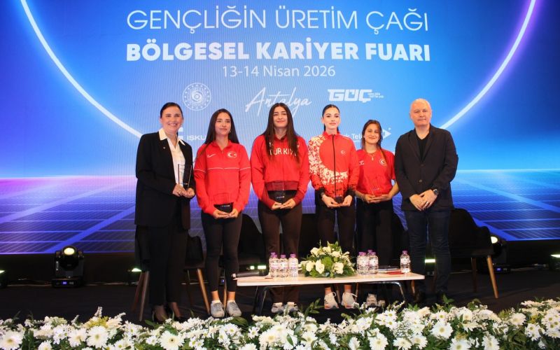 BAKİF26’da kadın milli sporculara ilgi
