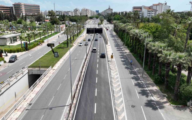 Yüzüncü Yıl Bulvarı’nda asfaltlama çalışması tamamlandı
