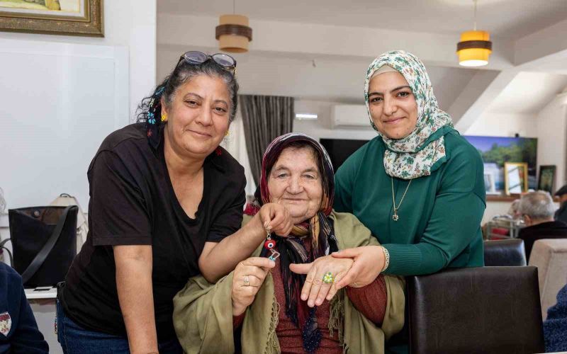 Manavgat’ta huzurevi sakinlerine yönelik el sanatları etkinliği düzenlendi
