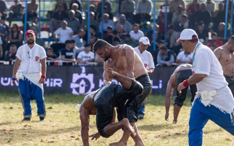 Manavgat’ta güreş şöleni devam ediyor