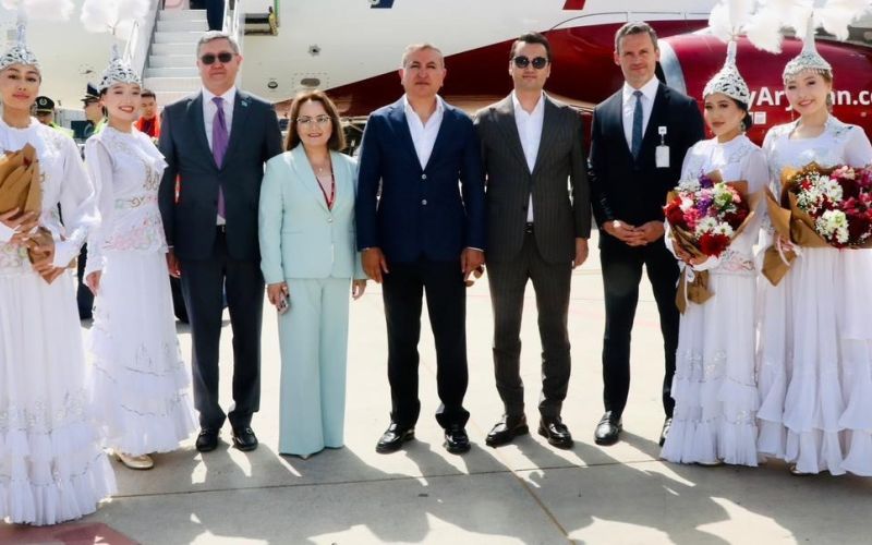 Almatı’dan Gazipaşa-Alanya Havalimanına ilk uçak seferi 