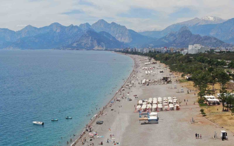 Dünyaca ünlü sahil 19 Mayıs’ta doldu taştı

