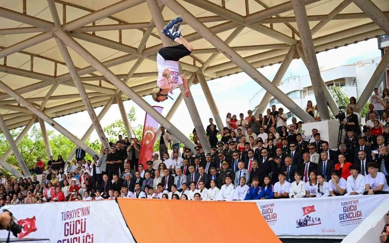 Antalya’da 19 Mayıs şöleni
