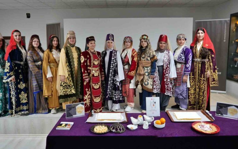 Finike portakallı lokum Antalya’da vatandaşlarla buluştu
