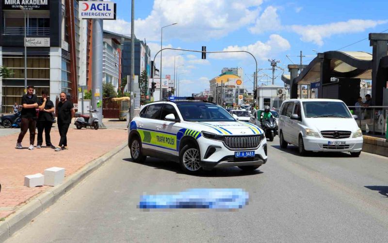 Yolun karşısına geçmek isteyen 13 yaşındaki çocuk kazada hayatını kaybetti
