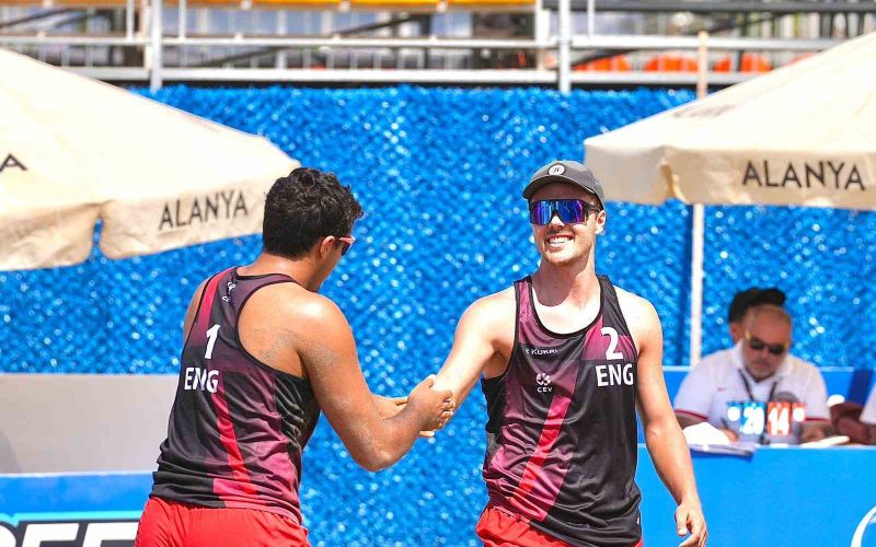 CEV plaj voleybolu milletler kupası Alanya’da başladı
