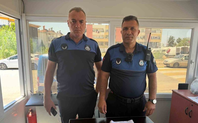 Pazarda sahte döviz ve altınlarla alışveriş yapmaya çalıştı, esnaf ve zabıtanın dikkatiyle yakalandı
