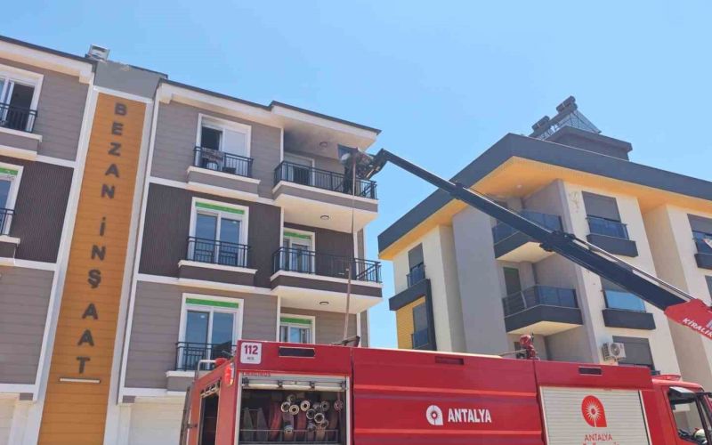Apartman dairesindeki yangın korkuttu
