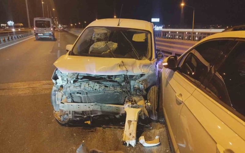 Alkollü sürücünün kullandığı araç önündeki araca arkadan çarptı: 3 yaralı
