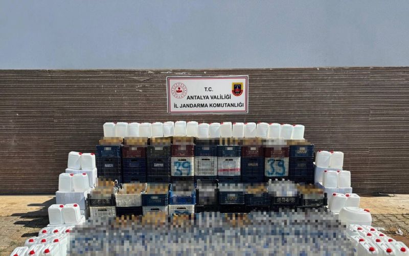 Alanya’da kaçak alkol operasyonu: Bin litre kaçak alkol ele geçirildi
