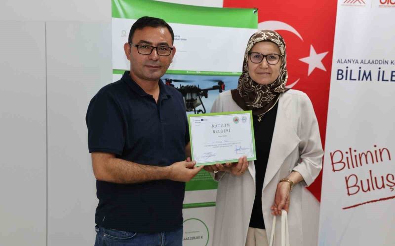 Alanyalı çiftçilere tarımın geleceği anlatıldı

