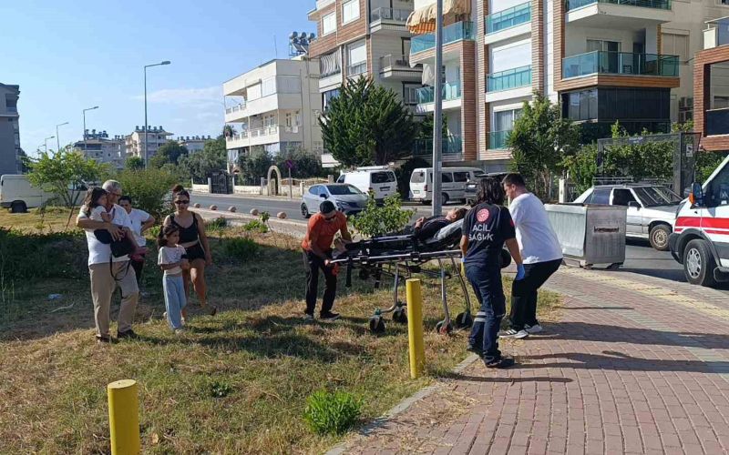 Manavgat’ta ticari taksi ile otomobil çarpıştı: 4 yaralı
