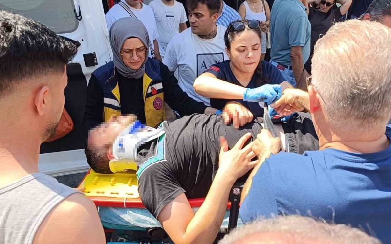Otomobil ile çarpışan motosikletli metrelerce havaya savruldu
