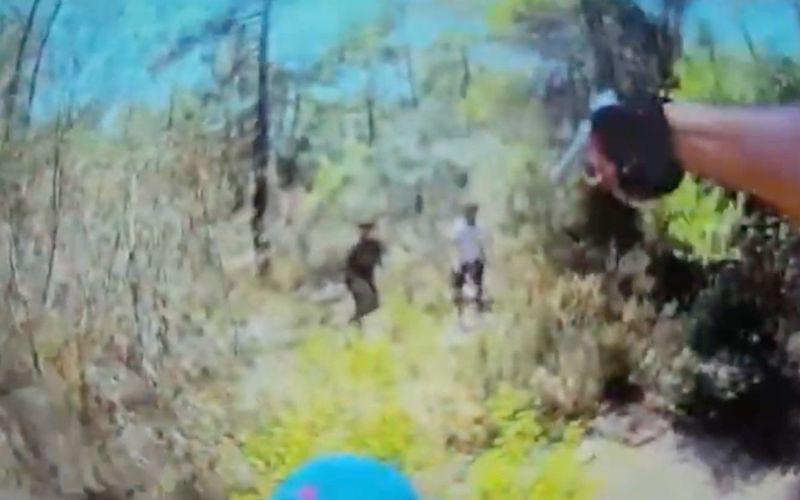Çalıntı motosikleti su kanalına atıp kaçan şahıslar polisten kaçamadı
