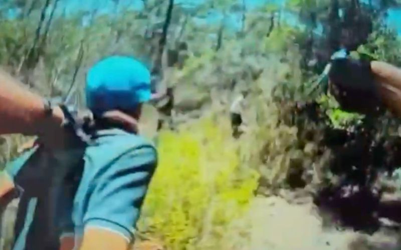 Çalıntı motosikleti su kanalına atıp kaçan şahıslar polisten kaçamadı

