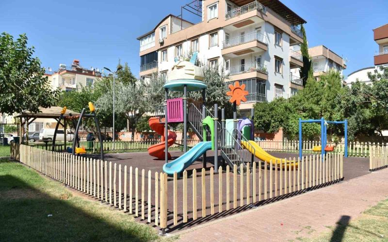 Anne istedi, çocuk parkının çevresi güvenli çitle çevrildi
