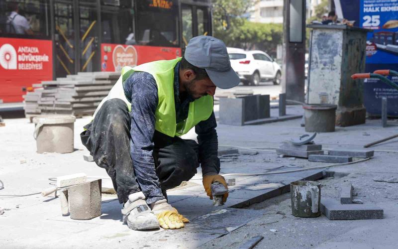 Kent merkezinin üç önemli bulvarına estetik dokunuş

