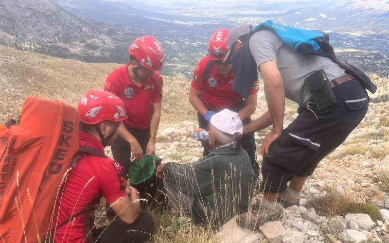 Antalya’da kayıp yaşlı adam jandarma ekiplerince bulundu
