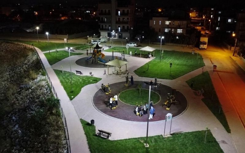 Kepez’de 100’ün üzerinde park aydınlatıldı
