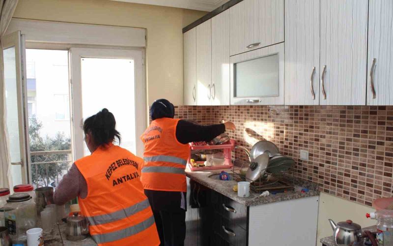 Kepez, evde sağlık hizmetleriyle gönüllere dokunuyor
