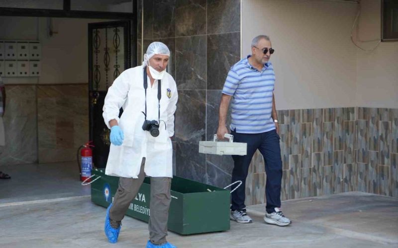 Evde ölü bulunan anne ile kızının cenazeleri Adli Tıp Kurumu morguna gönderildi
