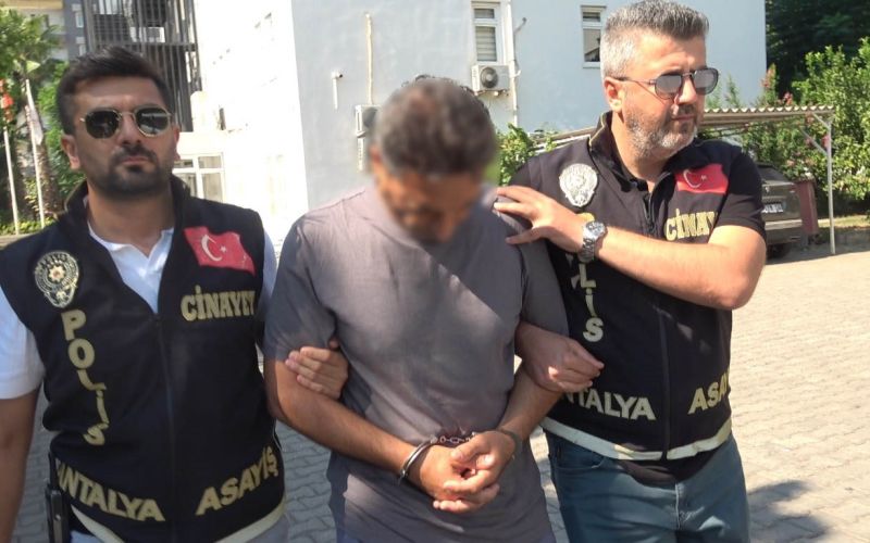 Havalimanı otoparkında kadını öldüren emekli polis adliyede
