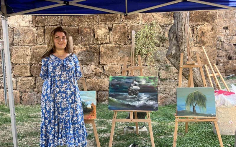 Ayaklarıyla hayata tutundu, eserleri sınırları aştı
