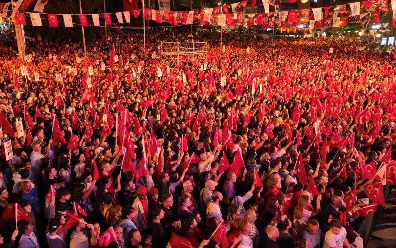 Antalya’da 30 Ağustos’ta Derya Uluğ konser verecek
