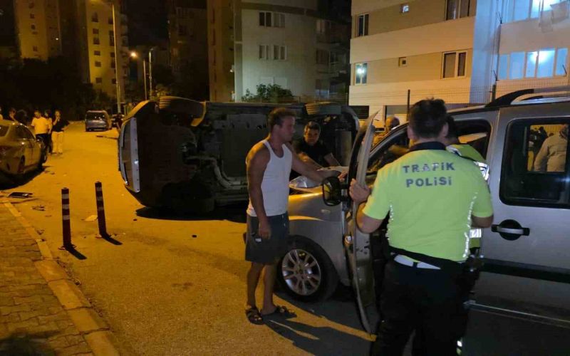 Takla atan araç park halindeki 4 araca çarptı
