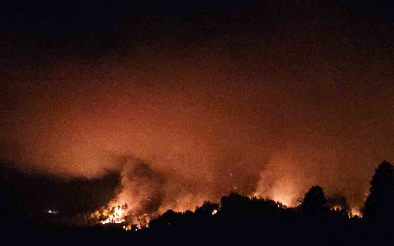Antalya’daki yangını söndürme çalışmaları sürüyor
