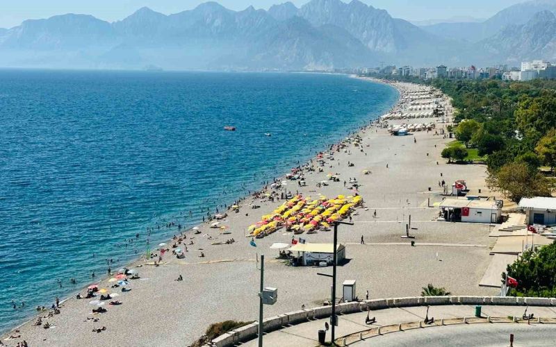 Antalya sahillerinde okul öncesi yoğunluğu
