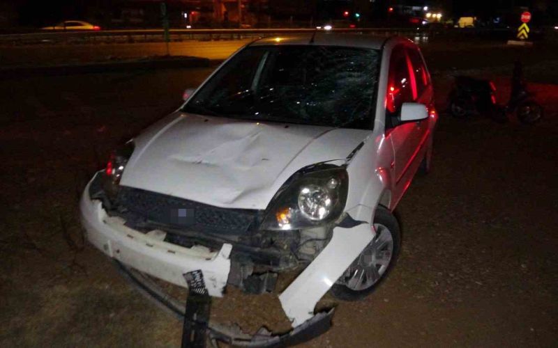 Manavgat’ta motorlu bisiklet ile otomobil çarpıştı: 1 yaralı
